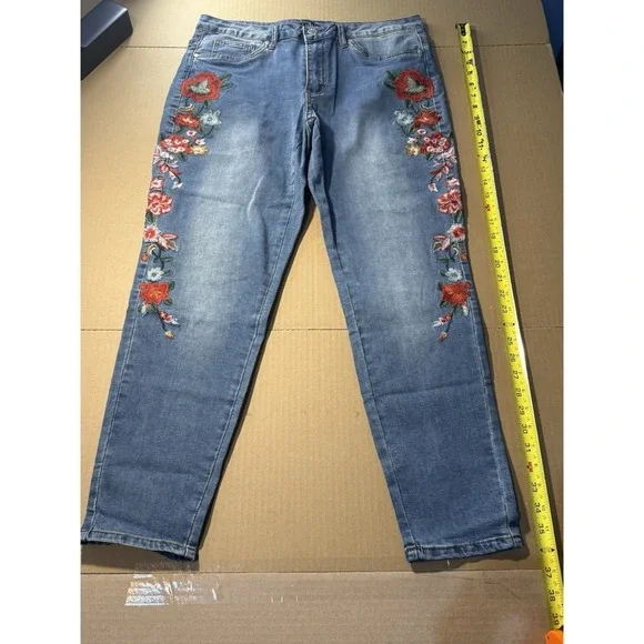 Venus Embroidered Floral Womens Jeans Women's( Size 12 )#2D - Picture 2 of 12